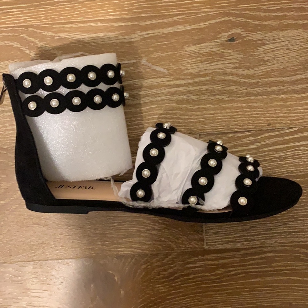 Sandals - Picture 3 of 4